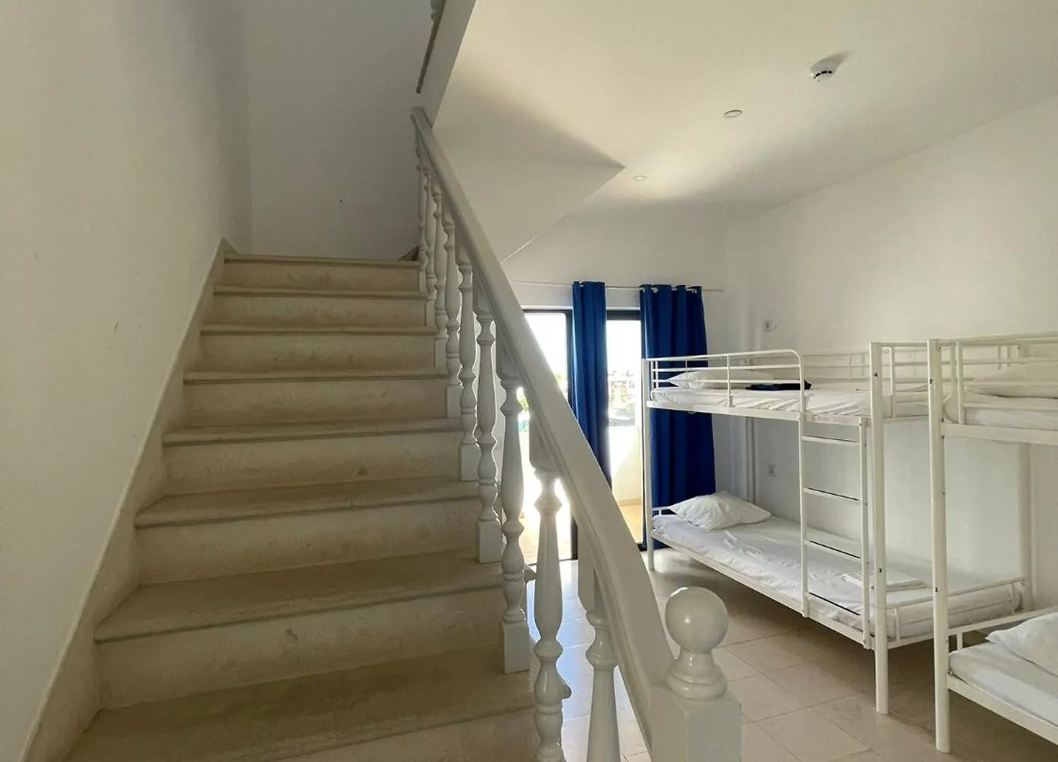 Blife Sun Hostel & Rooms Faro 0*,  Portugal